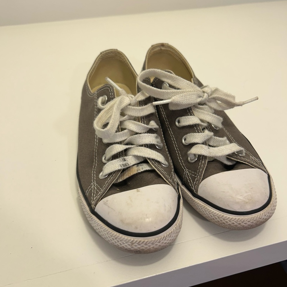 Women’s grey converse lows